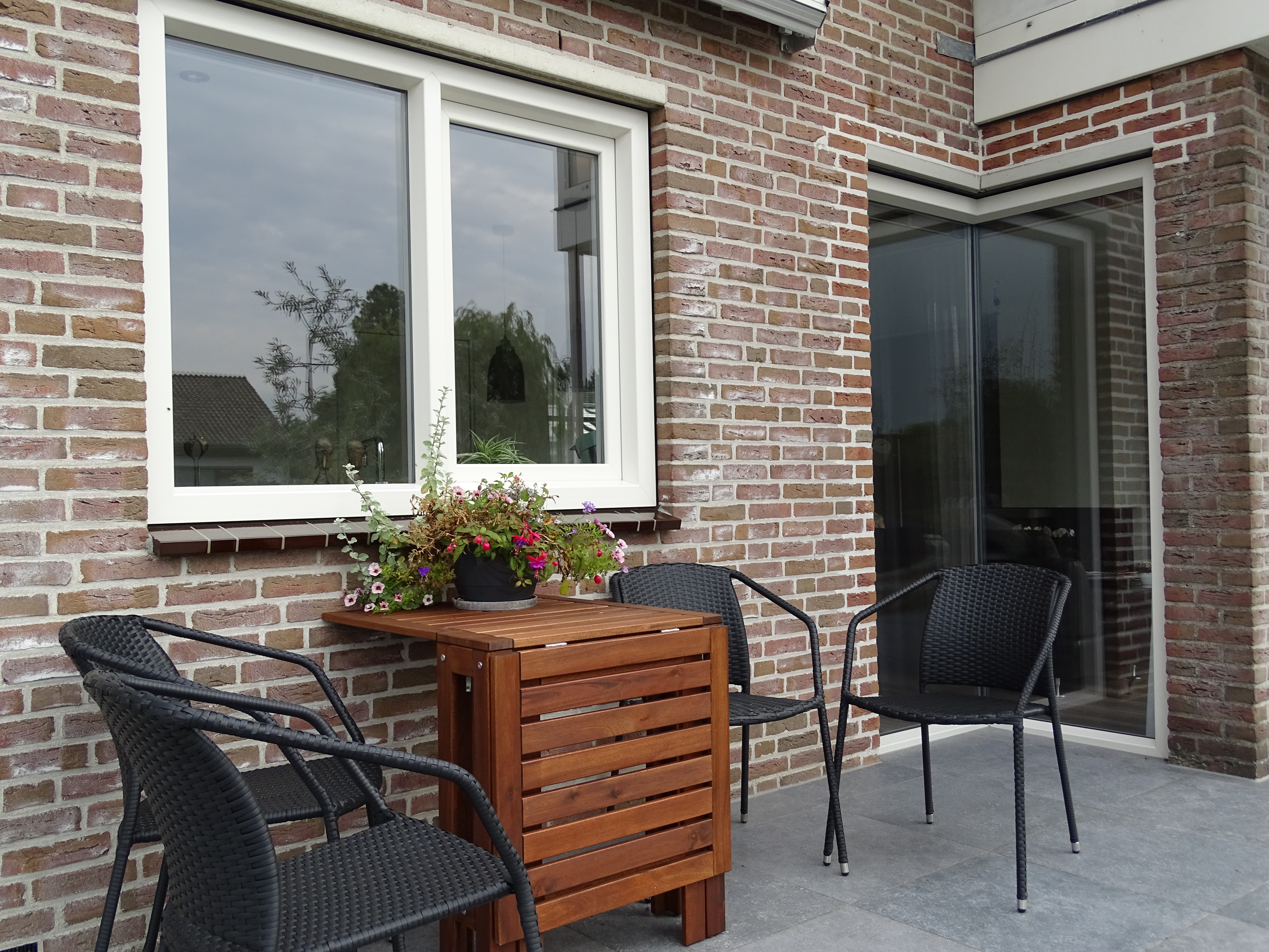 Kunststof vast glas met draaikiepraam in wit