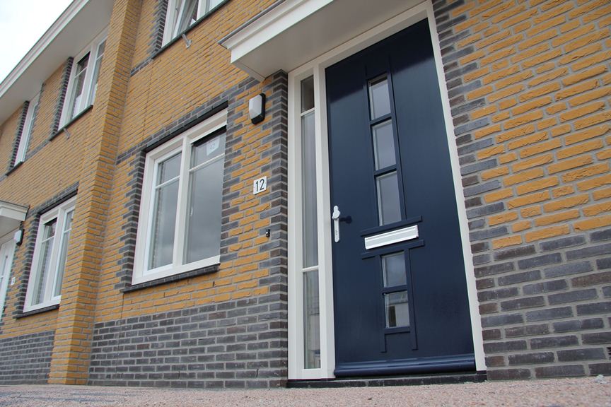 Kunststof deur met voordeurpaneel