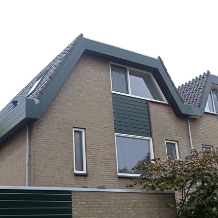 Kunststof Kozijnen Crème Wit En Donker Groen Zoeterwoude