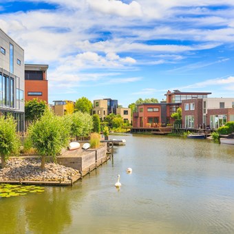 Villawijk in Zoetermeer aan het water