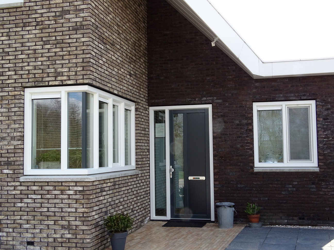 Kunststof Voordeur En Kozijnen Voorkant Woning